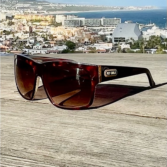 FREE FLYING Fly Girls Sunglasses 🖤 - Picture 11 of 17